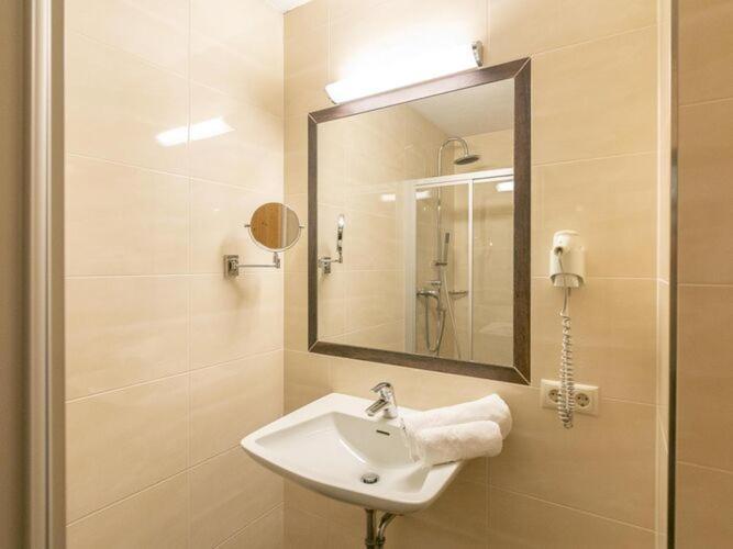 Holiday Flat With Wellness Area At The Fuegenerhof Exteriör bild